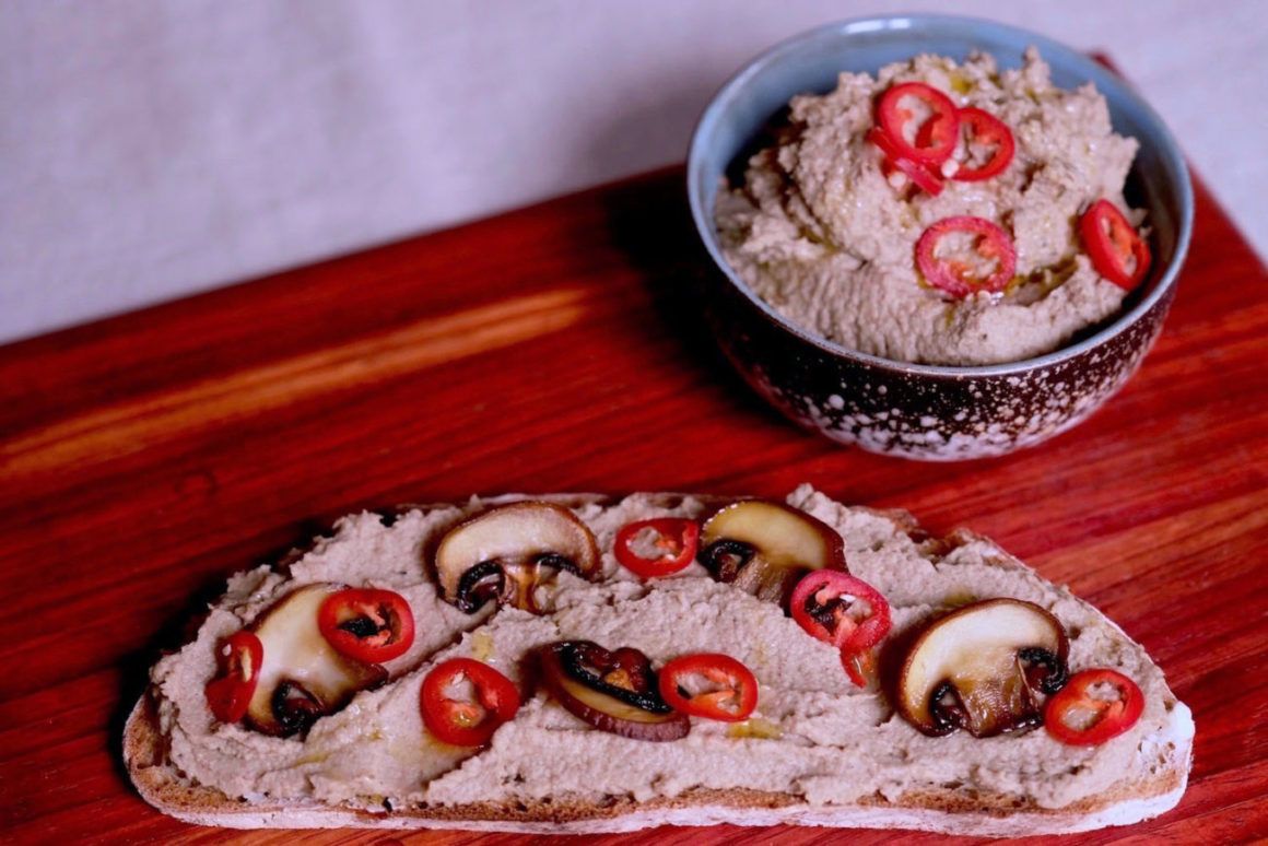 Rezept: Kichererbsen-Champignon-Brotaufstrich - ABOUT FUEL