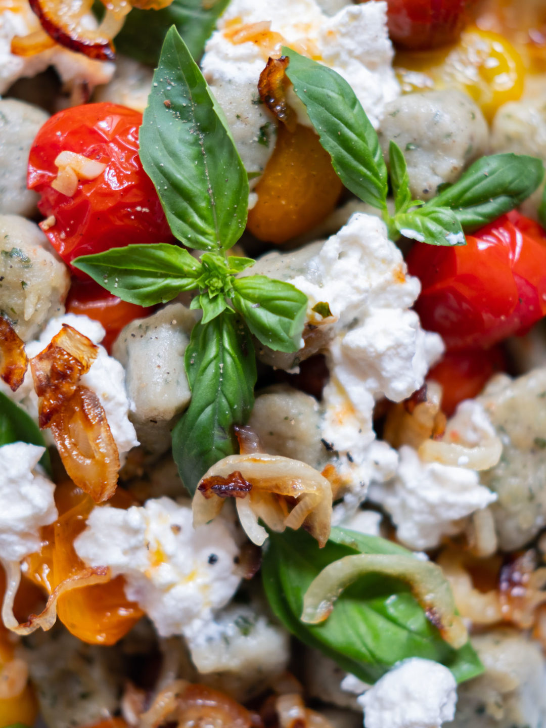 Rezept: Basilikum Gnocchi mit Tomaten und Ricotta | ABOUT FUEL