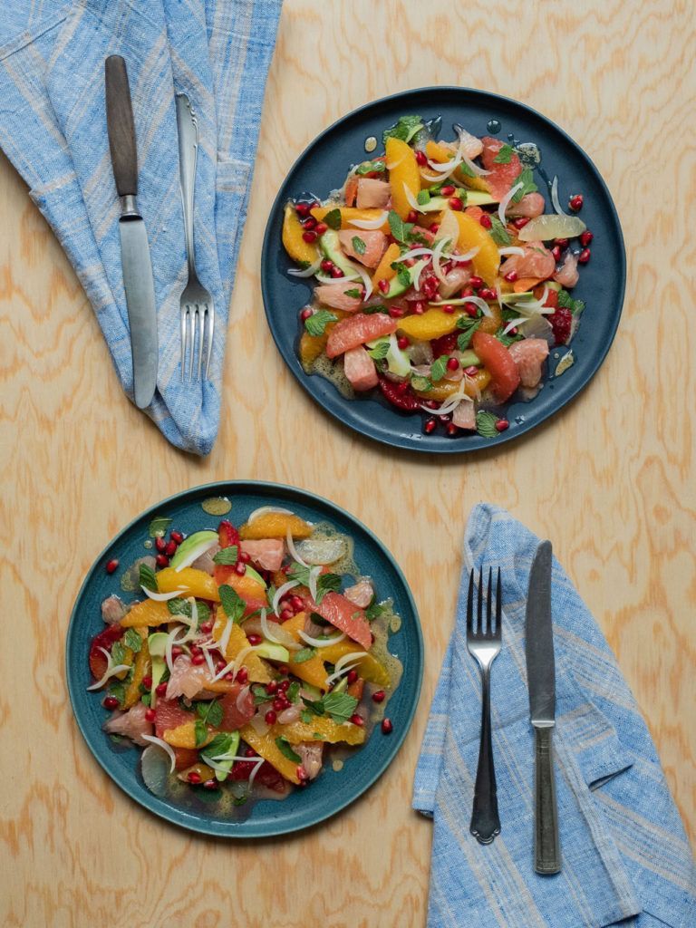 Rezept: Zitrussalat mit Avocado und Pistaziendressing - ABOUT FUEL