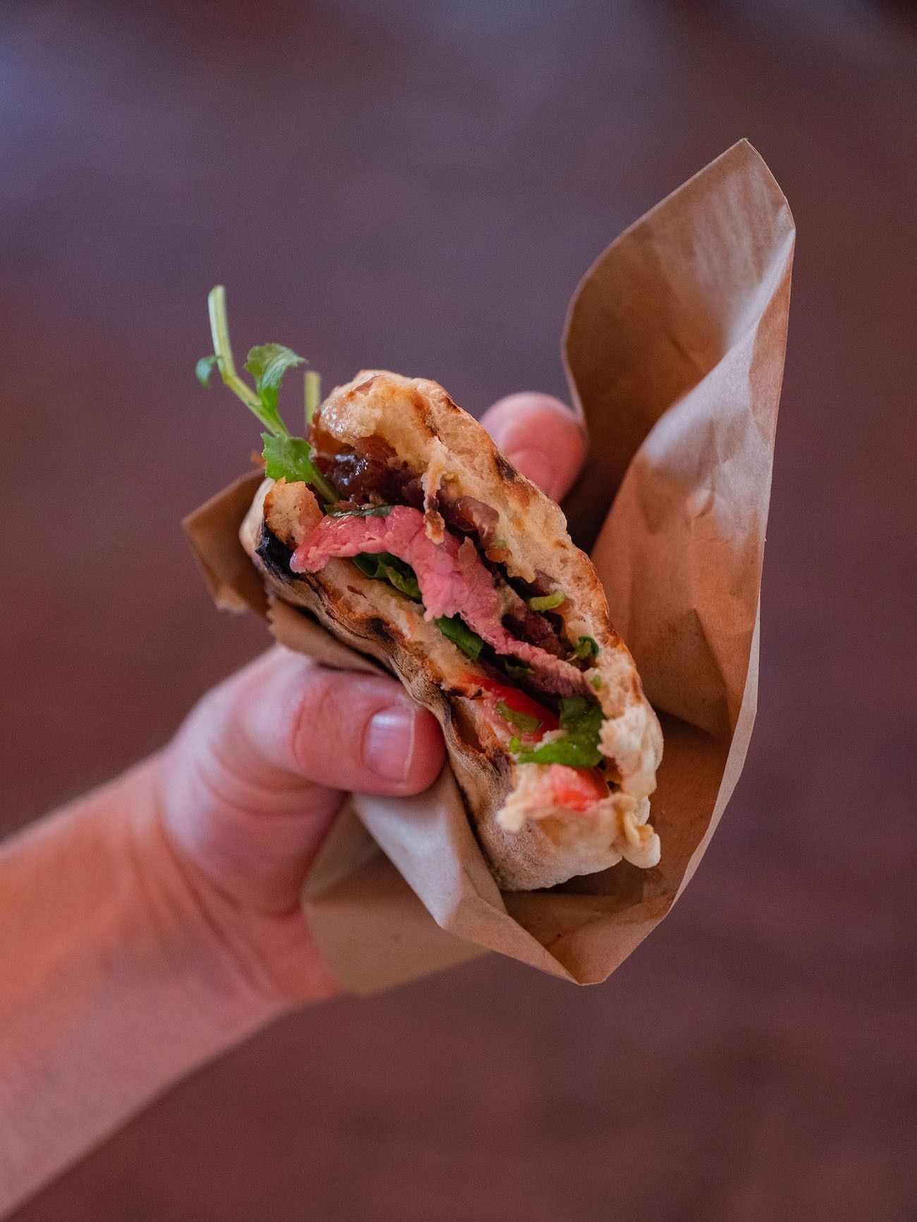 Frühstücks - und Brunch Guide für Kapstadt, Old Biscuit Mill, Neighborgoods Market, Steak Sandwich
