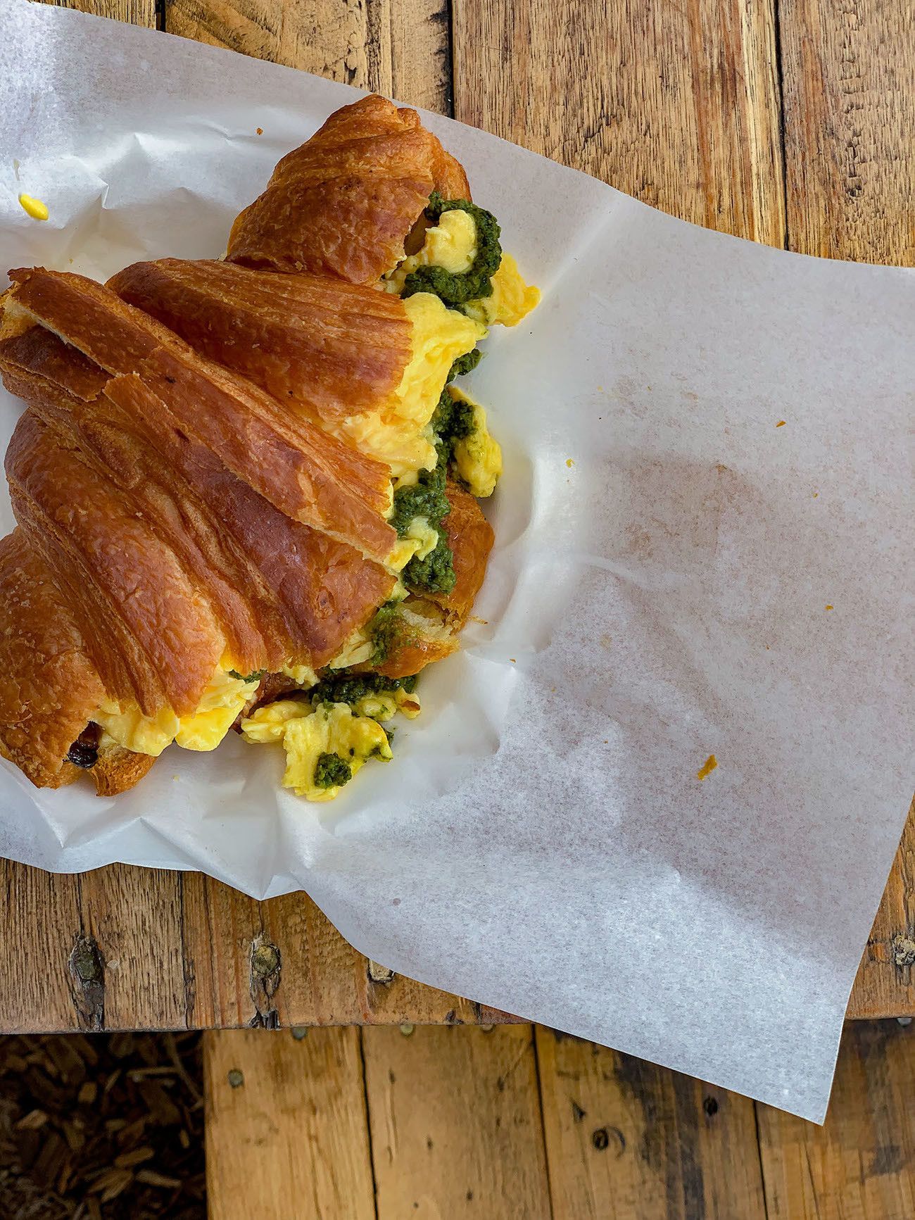 Frühstücks - und Brunch Guide für Kapstadt, Oranjezicht City Farm Market, Egg Croissant