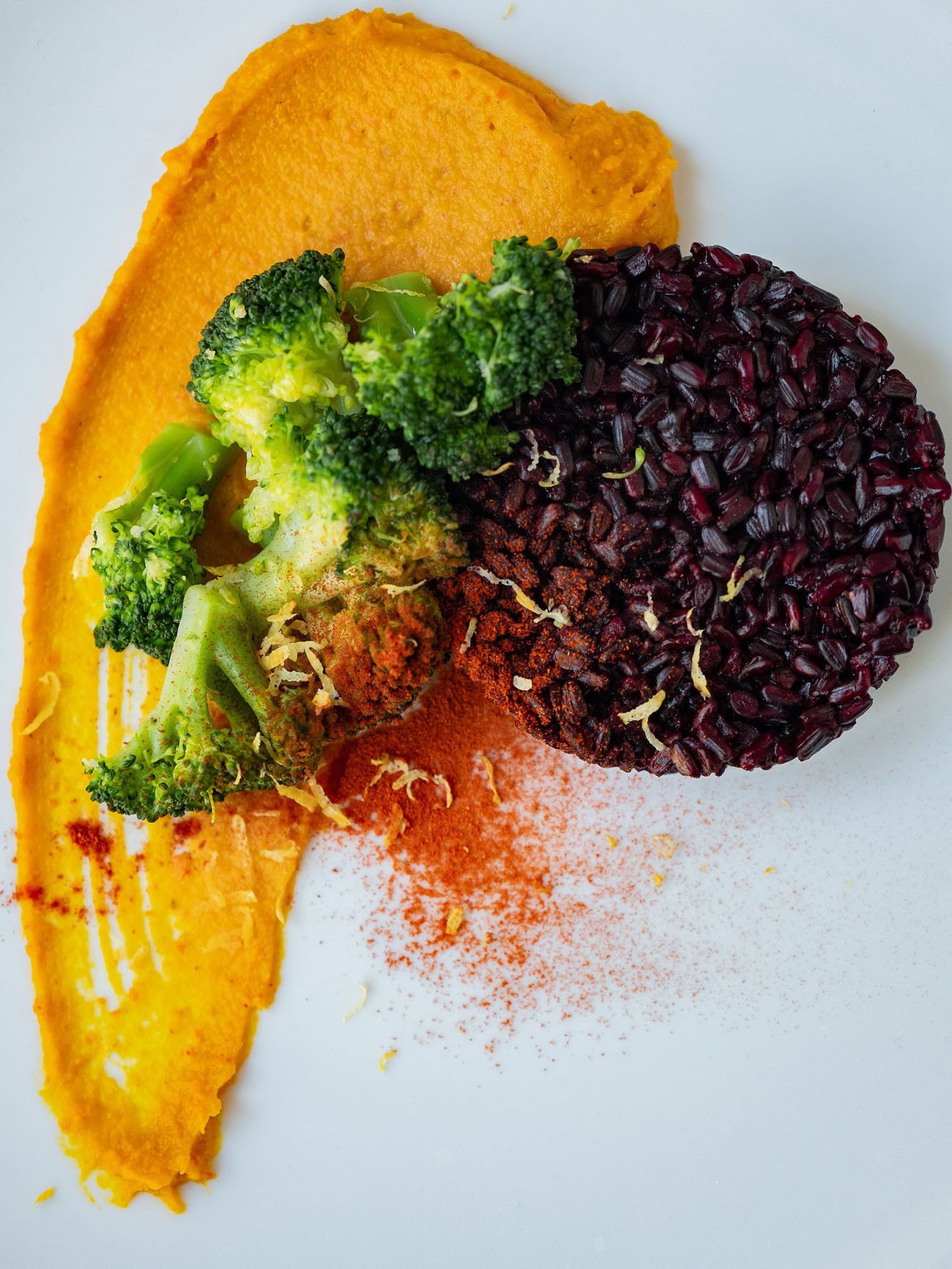 Foodblog, Rezept Kürbis Curry Püree mit zitronen Brokkoli und schwarzem Reis, Paprikapulver_1