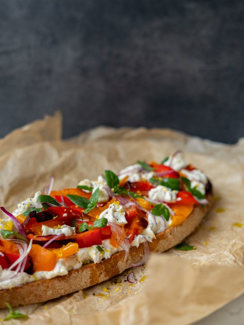 Rezept: Sandwich mit Zitronenricotta und gegrillter Paprika - ABOUT FUEL