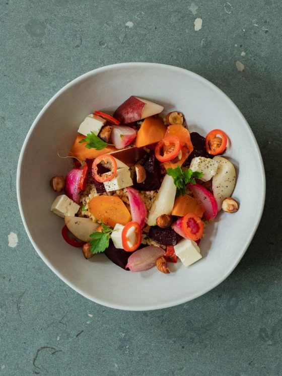 Foodblog, About Fuel, Gebackene Rote Bete und Karotten auf Bulgursalat mit Birne, Haselnüsse, Chili, Petersilie