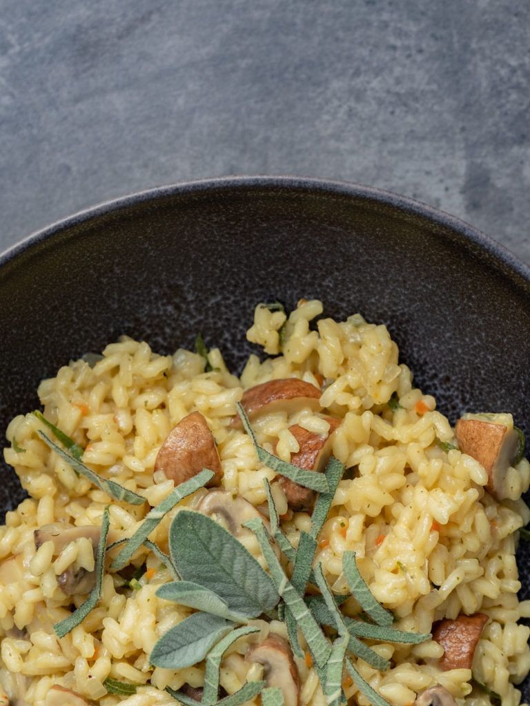 Rezept: Champignon-Risotto mit Salbei - ABOUT FUEL