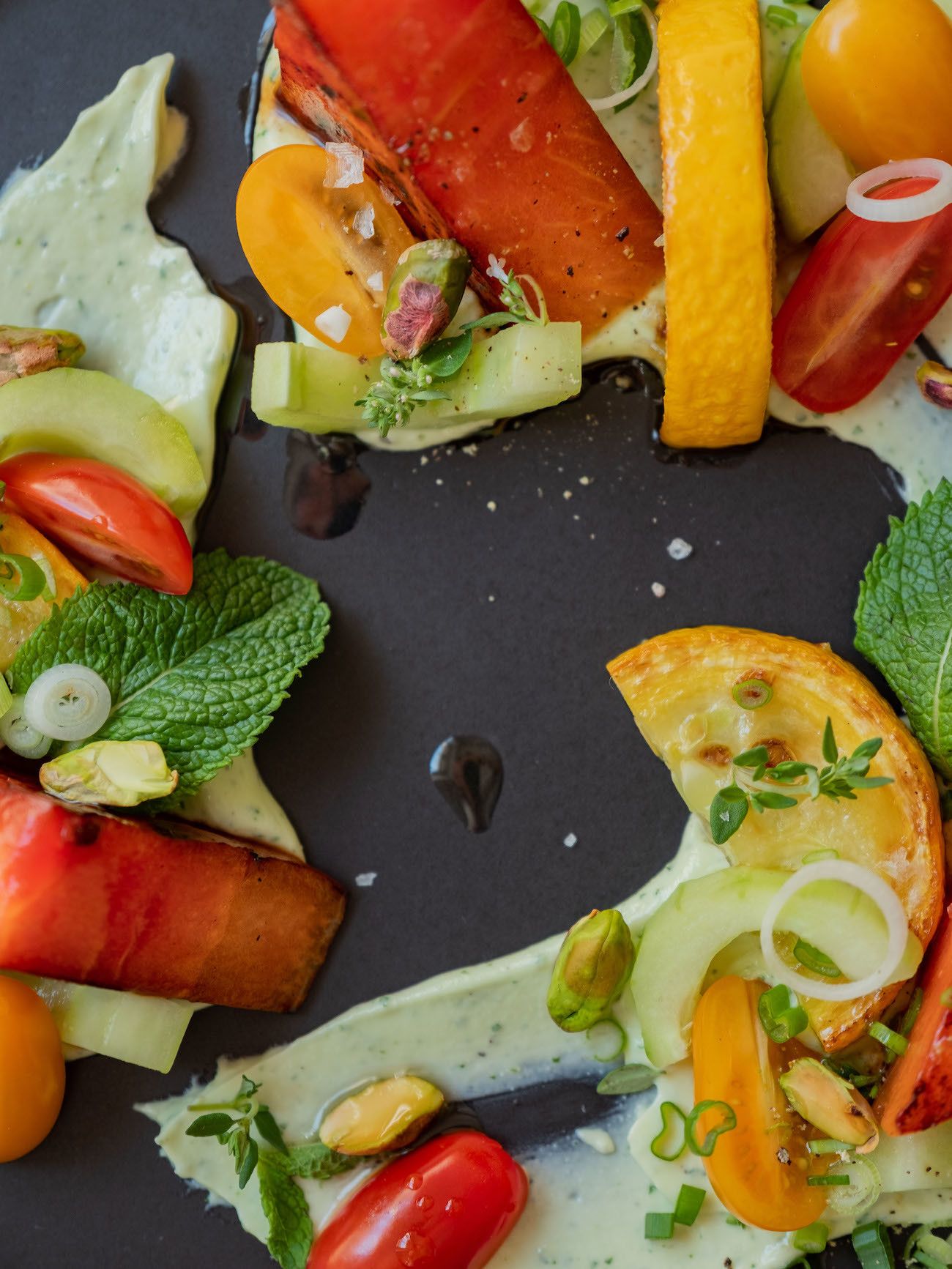 Foodblog, About Fuel, Rezept, Wassermelonensalat auf Basilikum-Feta-Creme, Minze, Zucchini, Gurke