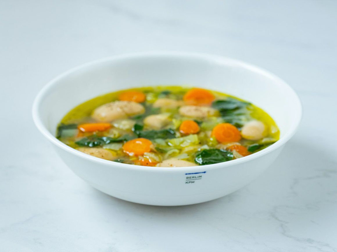 Rezept: Riesenbohnensuppe mit Gemüse und Röstbrot - ABOUT FUEL