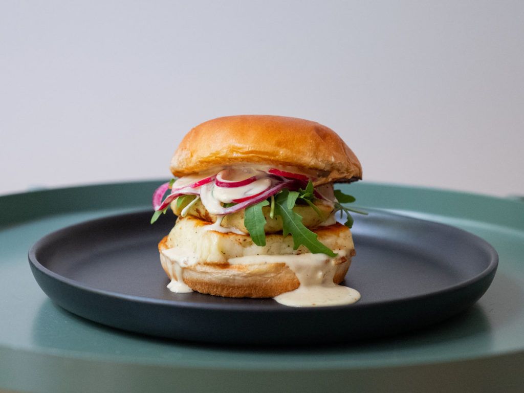 About Fuel, Foodblog, Rezept, Halloumi-Burger, Mayonnaise, Honig, Senf, Rote Zwiebeln, Rucola