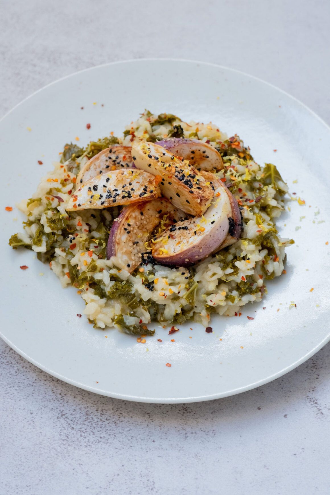 Grünkohl-Zitronenrisotto mit gebratenen Navette Rübchen - ABOUT FUEL Grünkohl-Zitronenrisotto mit gebratenen Navette Rübchen - ABOUT FUEL